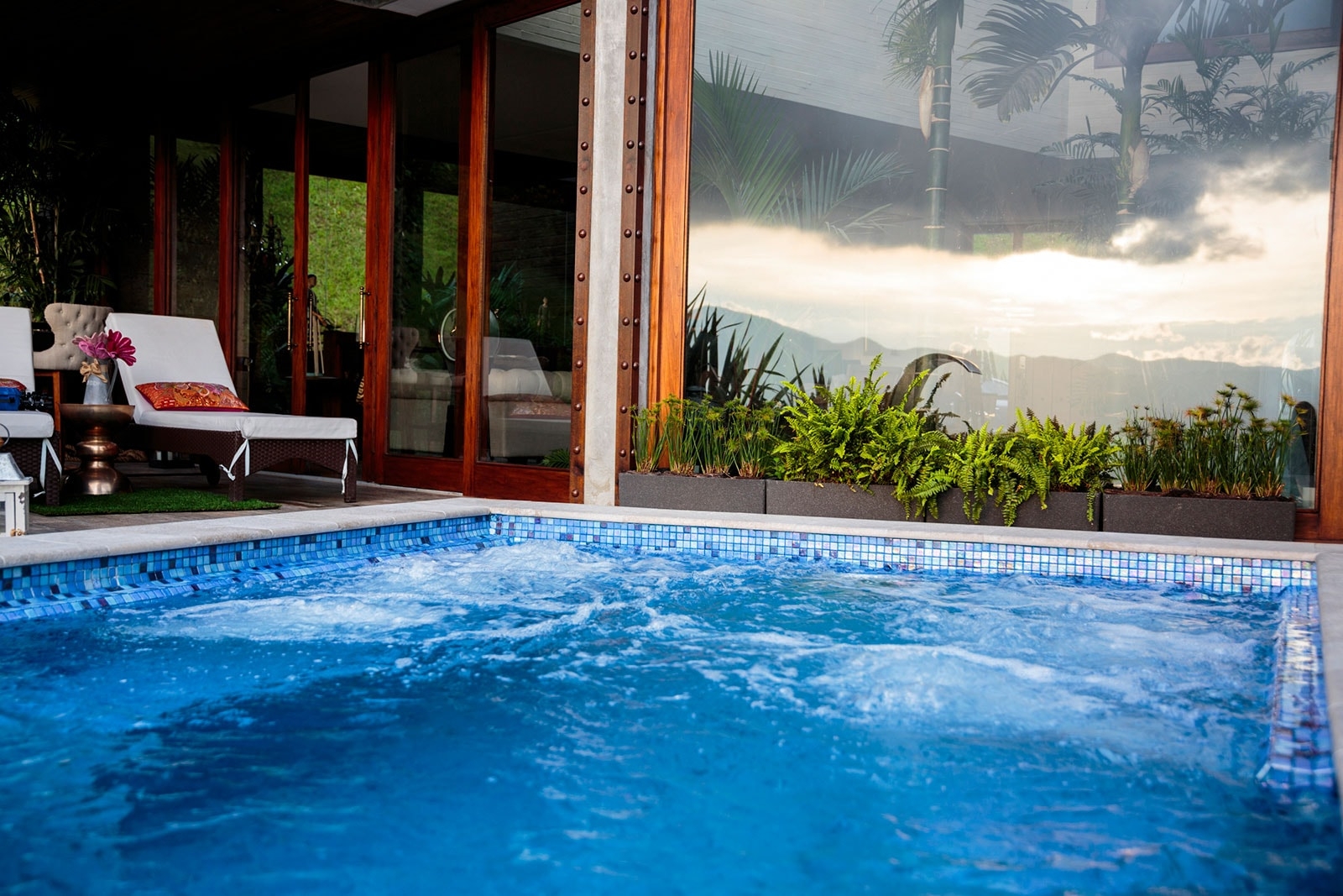 Φωσφοριζέ Γυάλινη Ψηφίδα Πισίνας Ezarri Fosfo Delphinus 25mm*25mm